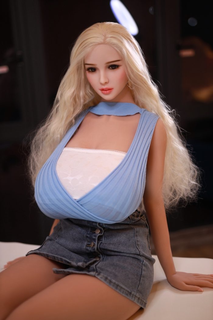 Huge Tits Reallife Sex Doll